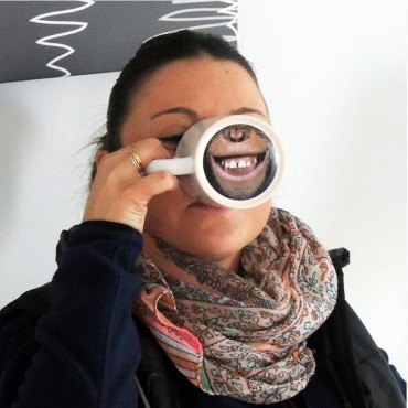 Taza imprimible con diseño animal en la base